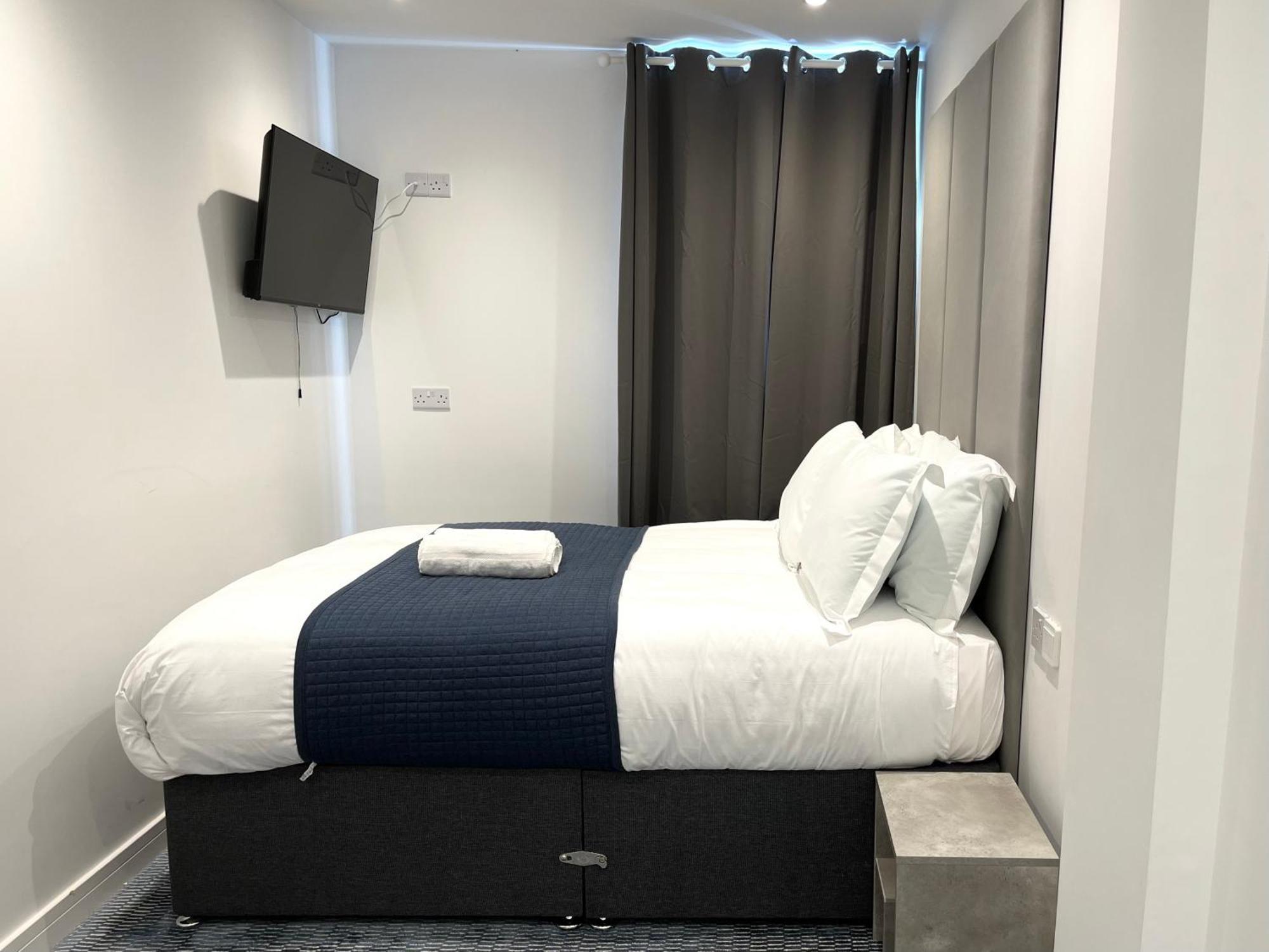 Atis The Park Inn Дувр Екстер'єр фото