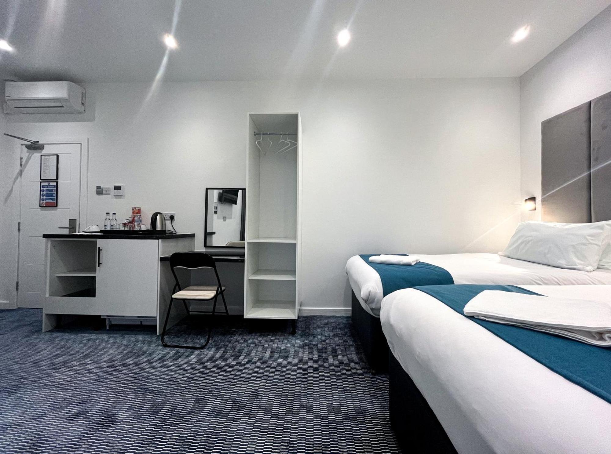 Atis The Park Inn Дувр Екстер'єр фото