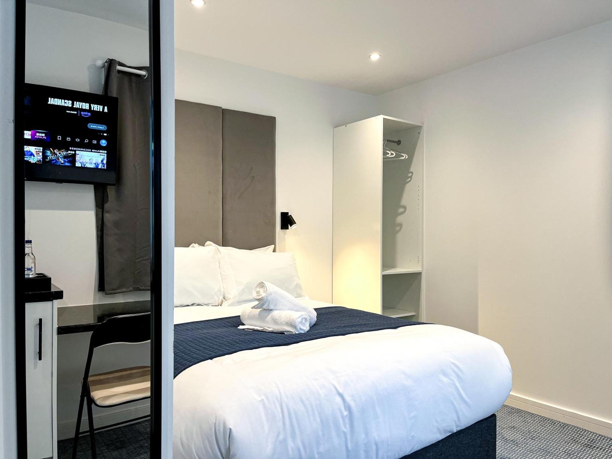 Atis The Park Inn Дувр Екстер'єр фото
