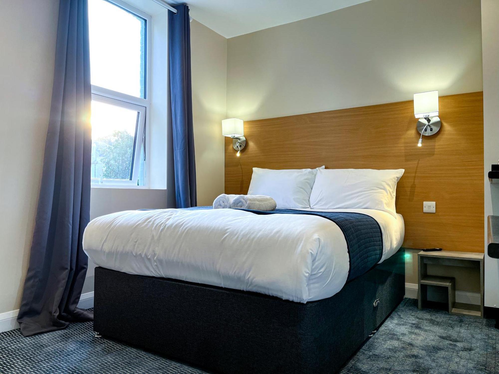 Atis The Park Inn Дувр Екстер'єр фото