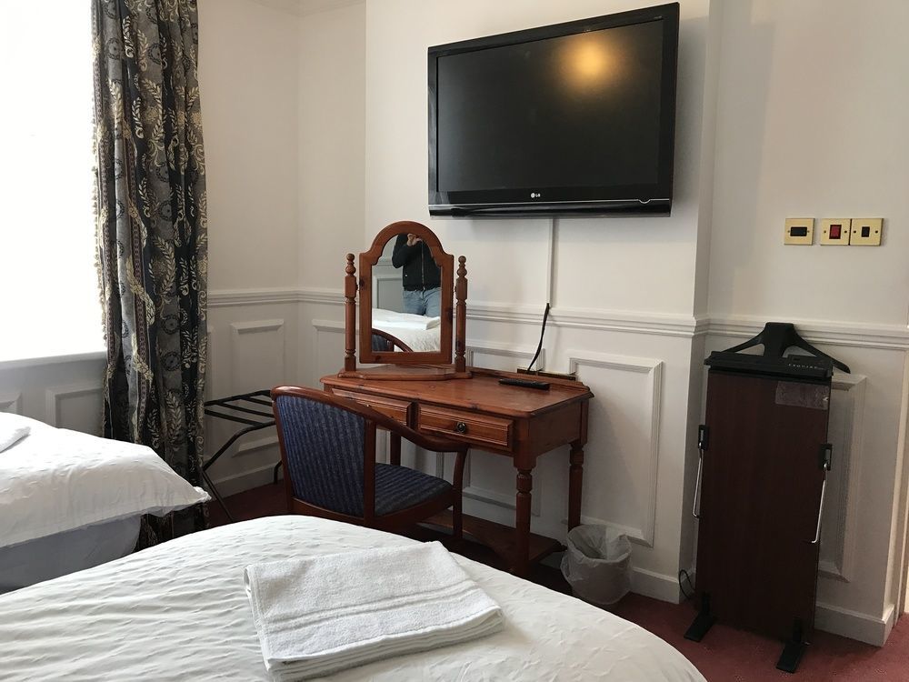 Atis The Park Inn Дувр Екстер'єр фото