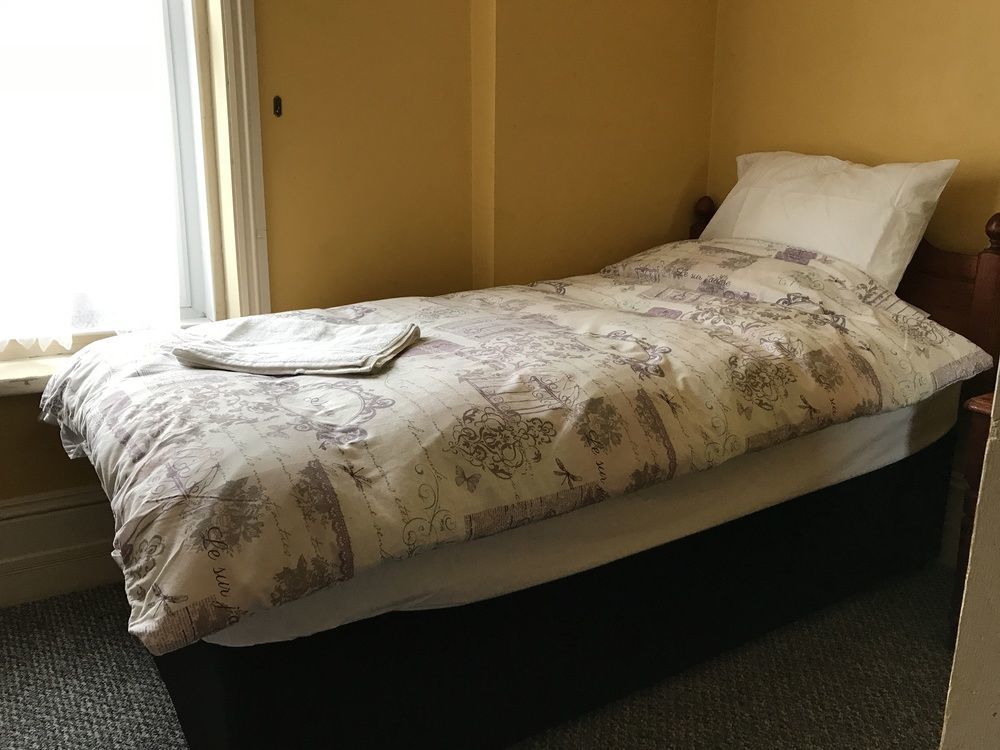 Atis The Park Inn Дувр Екстер'єр фото